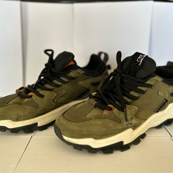 NoTwoWays Kaki Sneakers - Picture 4 of 10